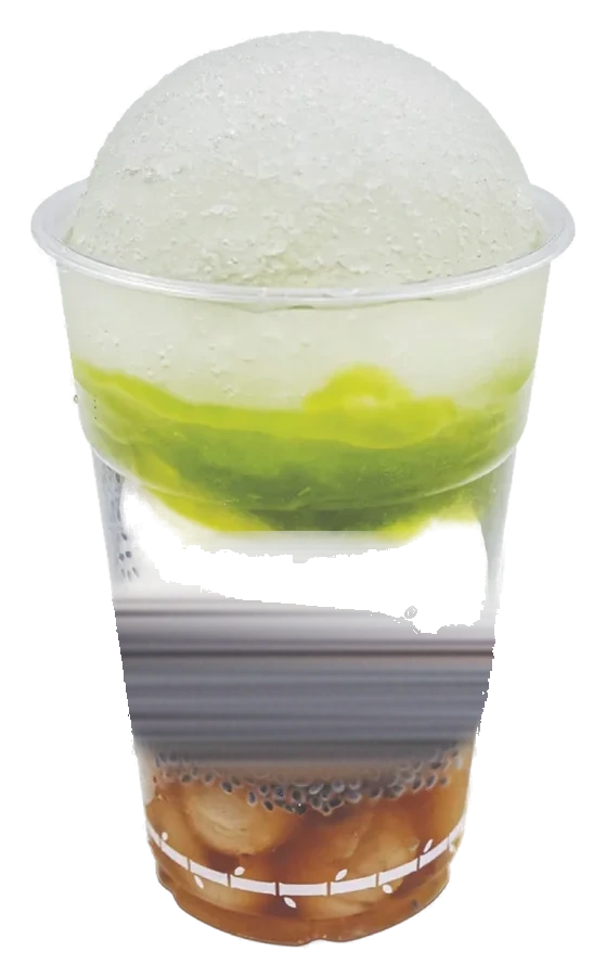 Chelia Special chè, layered in a tall glass