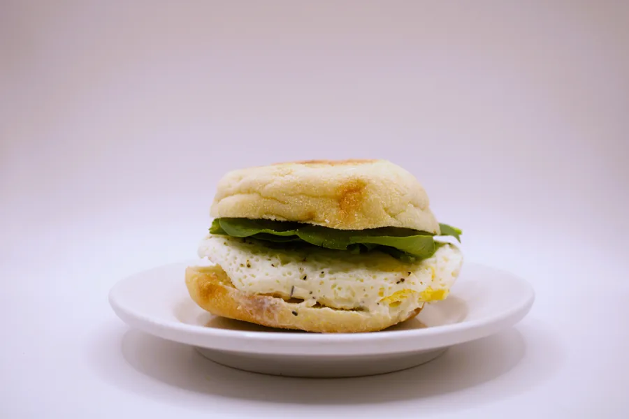Spinach, Feta & Egg Breakfast Sandwich (V)