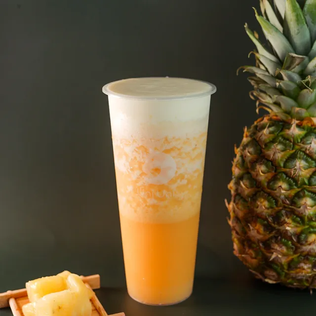 Pineapple Jasmine Green Tea with Cheese Foam