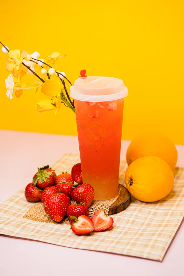 Strawberry Orange Jasmine Green Tea with Crystal Boba