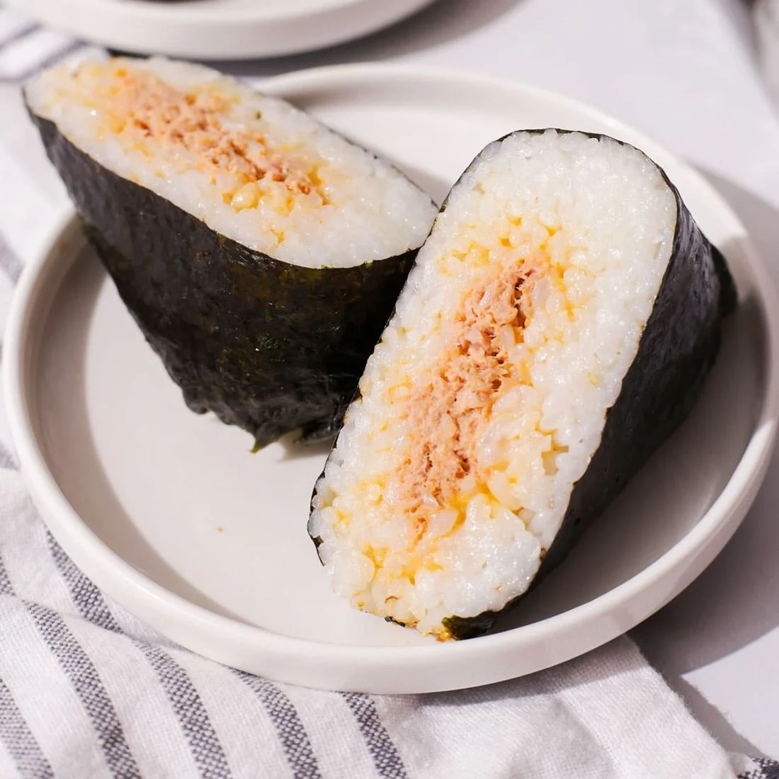 Spicy tuna musubi